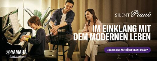 Familie mit Yamaha SILENT Piano